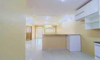 Imagem 7: Casa com 3 Quartos, 1 Suíte, 3 Vagas de Garagem, Área de Serviço e Casa aos Fundos à Venda