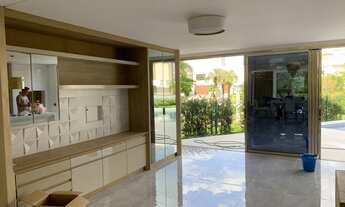 Imagem 6: Casa para aluguel e venda tem 550 metros quadrados com 4 quartos.