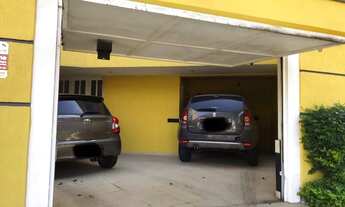 Imagem 2: 3 suítes com armários planejados dentro da casa e uma suíte grande nos fundos