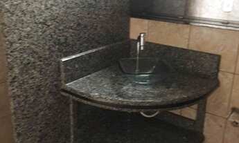 Imagem 7: Excelente dois quartos com varanda e frente para a praça