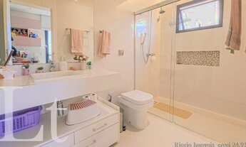 Imagem 7: Alphaville 2, Frente a praça, Sobrado imponente 4suítes