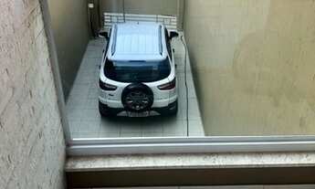 Imagem 4: Sobrado com moveis planejados e um belo acabamento, com duas suítes e vaga para 2 carros