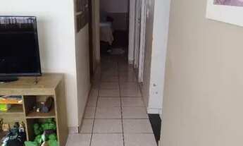 Imagem 4: Imóvel rico em armários e amplo espaço