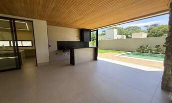 Imagem 3: Jardins Verona, Goiânia, Goiás. Novíssimo sobrado: 04 suítes, vista parcial pra mata, e 50