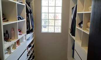 Imagem 7: LINDA CASA COM 3 QUARTOS; SALA DE TV; ESCRITÓRIO; COZINHA COM INTERAÇÃO COM CHURRASQUEIRA