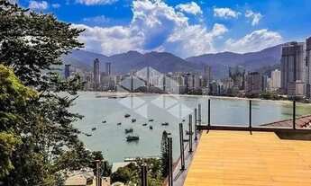 Imagem 7: Casa com 4 suítes e 4 vagas de garagem no Canto da Praia em Itapema com espetacular vista