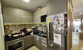 Imagem 3: Sobrado 2 dormitórios com sótão impecável em condomínio no bairro Hípica