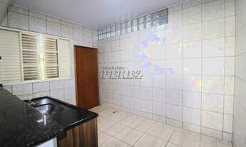 Imagem 4: Casa a venda e locação com edícula completa - Espaço e versatilidade em Londrina!