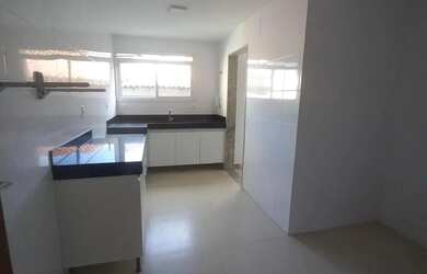 Imagem 3: Apartamento para aluguel localizado no bairro Cavaleiros com 3 quartos - Macaé, Rio de Jan