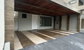 Imagem: Vendo linda casa de 4/4 sendo 1 suíte no