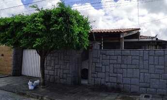 Imagem 2: Casa para Venda em João Pessoa, Cristo Redentor, 4 dormitórios, 1 suíte, 3 banheiros, 3 va