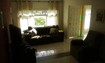 Imagem 3: Sobrado a venda possui 237m2 privativos garagem fechada pátio - Porto Alegre - RS