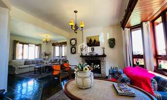 Imagem 6: LInda casa 4 Dormitórios (2 Suítes) e Varanda, Condomínio fechado em Campos do Jordão-SP