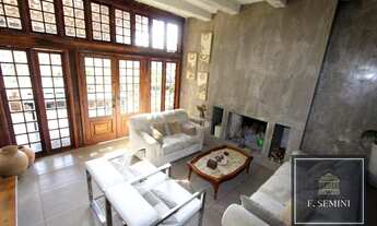 Imagem 5: Casa estilo Colonial com amplo terreno - 4 suítes - 3 vagas e um excelente lazer