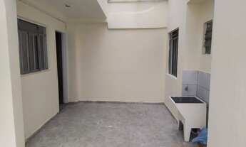 Imagem 3: Casa com 2 dormitórios para alugar, 70 m² por R$ 900/mês - Sítio Cercado - Curitiba/PR