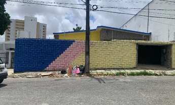 Imagem: 7quartos, 3 salões, 5 wc, varandas, amplo