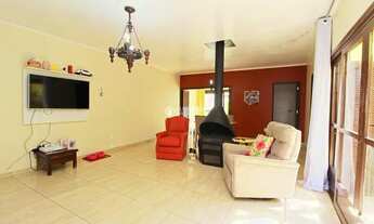 Imagem 2: Casa para venda tem 246 metros quadrados com 3 quartos em Vila João Pessoa - Porto Alegre