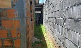 Imagem 6: Casa de laje toda murada em fase de acabamento