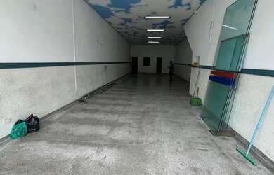 Imagem 2: Loja com 165 m² na Estrada do Lageado Velho - Guaianazes - Em frente Magazine Luiza e Drog