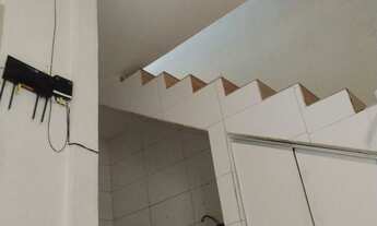 Imagem: Quarto em casa compartilhada ( Leia