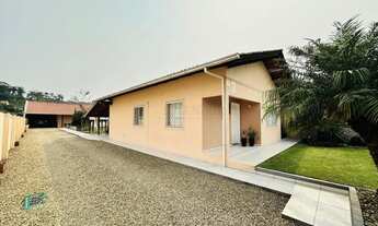 Imagem 3: 2 Lindas casas edificadas em um terreno com 720 m2 em Indaial-SC