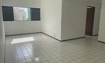 Imagem 3: Apartamento na 1a Quadra da Praia de Ponta Verde com 3 quartos