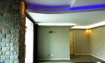 Imagem 4: APARTAMENTO - CHARITAS -sala, de frente, 2 varandas, 2 quartos sendo 1 suíte, DPC, lazer