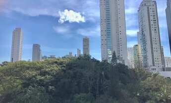 Imagem 3: Ampla sacada com churrasqueira a carvão, Anexo Av Brasil, Barra norte