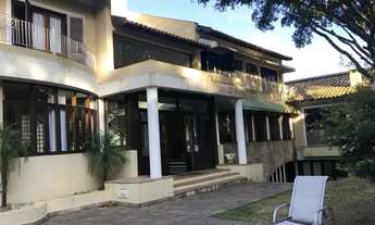 Imagem 2: CASA 820 m2 / 04 Suítes / Piscina / 6 Vagas de Carro / Lareira / Churrasqueira