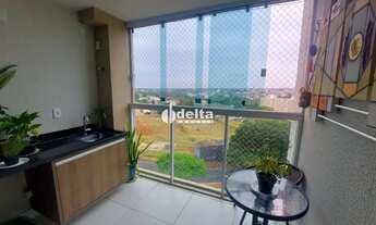 Imagem 2: Apartamento com 3 quartos sendo 1 suíte disponível para venda no bairro Tubalina em Uberlâ