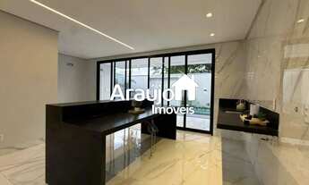 Imagem 4: Alto Padrão e Sofisticação na 507 Sul Sobrado em Frente à Praça com Piscina e Varanda Gou