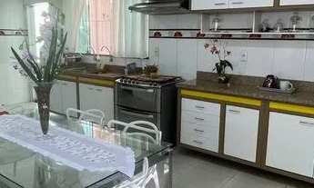 Imagem 3: Casa com quatro quartos sendo um suíte - Planalto - 200m²