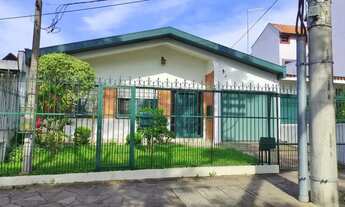 Imagem: Casa à Venda de 3 Dormitórios (1 Suíte)