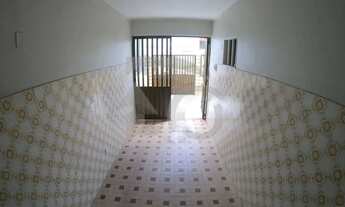 Imagem 2: Casa de 184m² no Bairro Siqueira Campos com 3 Quartos, Garagem, Quintal e Área de Serviço