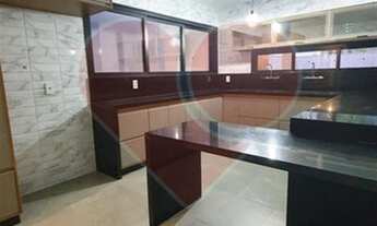 Imagem 3: Casa para venda possui 442 metros quadrados com 5 quartos