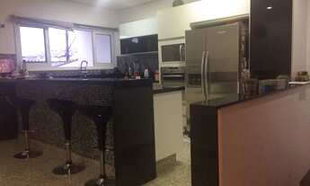 Imagem 2: Sobrado 362 m² 4 suítes sendo 1 Master com closet e banheira, 6 vagas, Bairro Cerâmica, SC