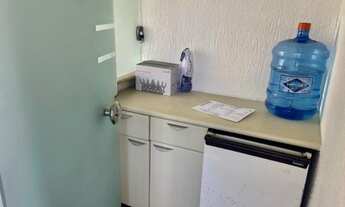 Imagem 4: Sala comercial, reforma pronta, armarios e sistema de ar