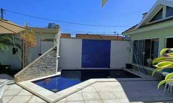 Imagem 2: Casa para aluguel e venda tem 450 metros quadrados com 4 quartos