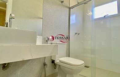 Imagem 7: Locação - Casa em Condomínio sobrado, com 4 suítes sendo 1 master com hidromassagem, sala