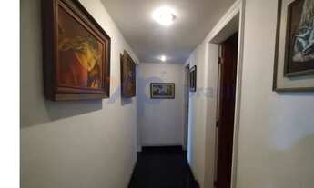 Imagem 4: Oportunidade Imperdível: Apartamento Reformado com Vista para o Mar na Av. Atlântica!