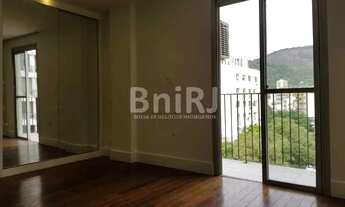 Imagem 3: 3 quartos com 2 vagas. Reformado