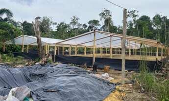 Imagem: Terreno com 2 barracão dentro