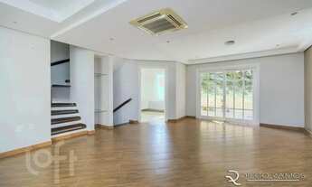 Imagem 2: Casa à venda em Chácara das Pedras com 242 m², 4 quartos, 2 suítes, 4 vagas