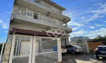 Imagem 2: Casa Imponente de Três Andares com Amplo Terreno em Gravataí