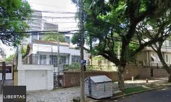 Imagem 2: Casa em Porto Alegre, no bairro São João, com 4 dormitório(s), à venda