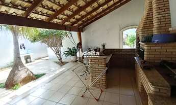 Imagem 2: Casa disponível para venda no bairro Segismundo Pereira em Uberlândia MG