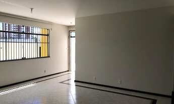 Imagem 2: Casa para Locação em Aracaju, Jardins, 4 dormitórios, 2 suítes, 1 banheiro, 1 vaga