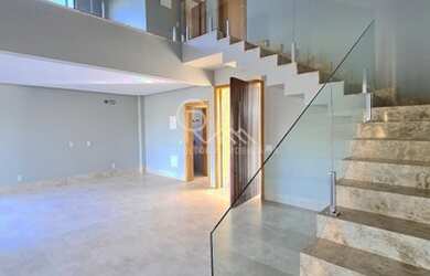 Imagem 6: Indo Sobrado com 4 suítes plenas, Localizado no condomínio ParqueVille Jacarandá