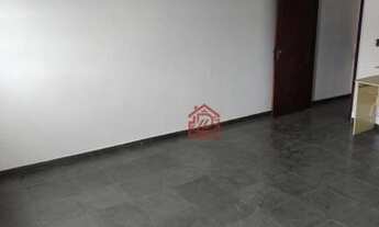 Imagem 2: Casa com 6 dormitórios - venda por R$ 750.000 ou aluguel por R$ 3.500/mês - Centro - Macaé