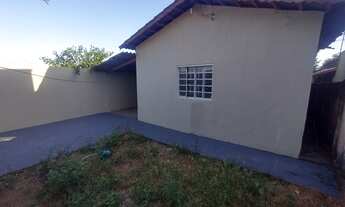 Imagem 3: Ótima casa com 2 quartos, quintal amplo, sozinha Rua S-25 prox Feira. Conj. Morada do Mor